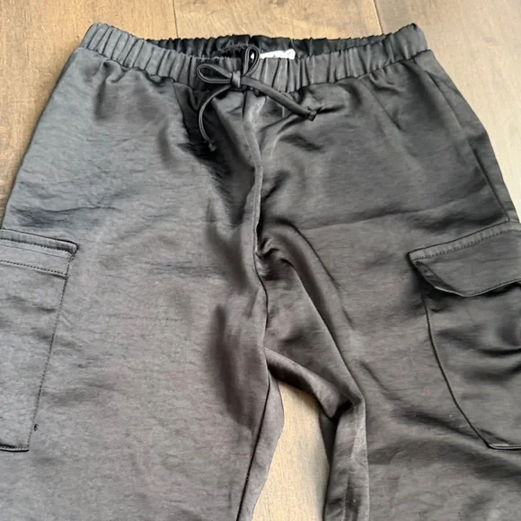 Girls Black silk Cargo Pocket Jogger Pants - Picture 4 of 7